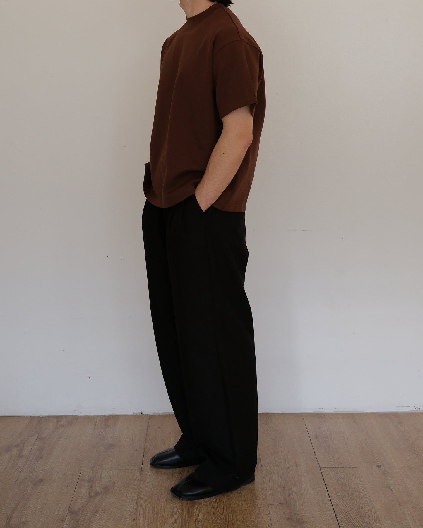 BYRON RELAXED FIT T-SHIRT - BROWN
