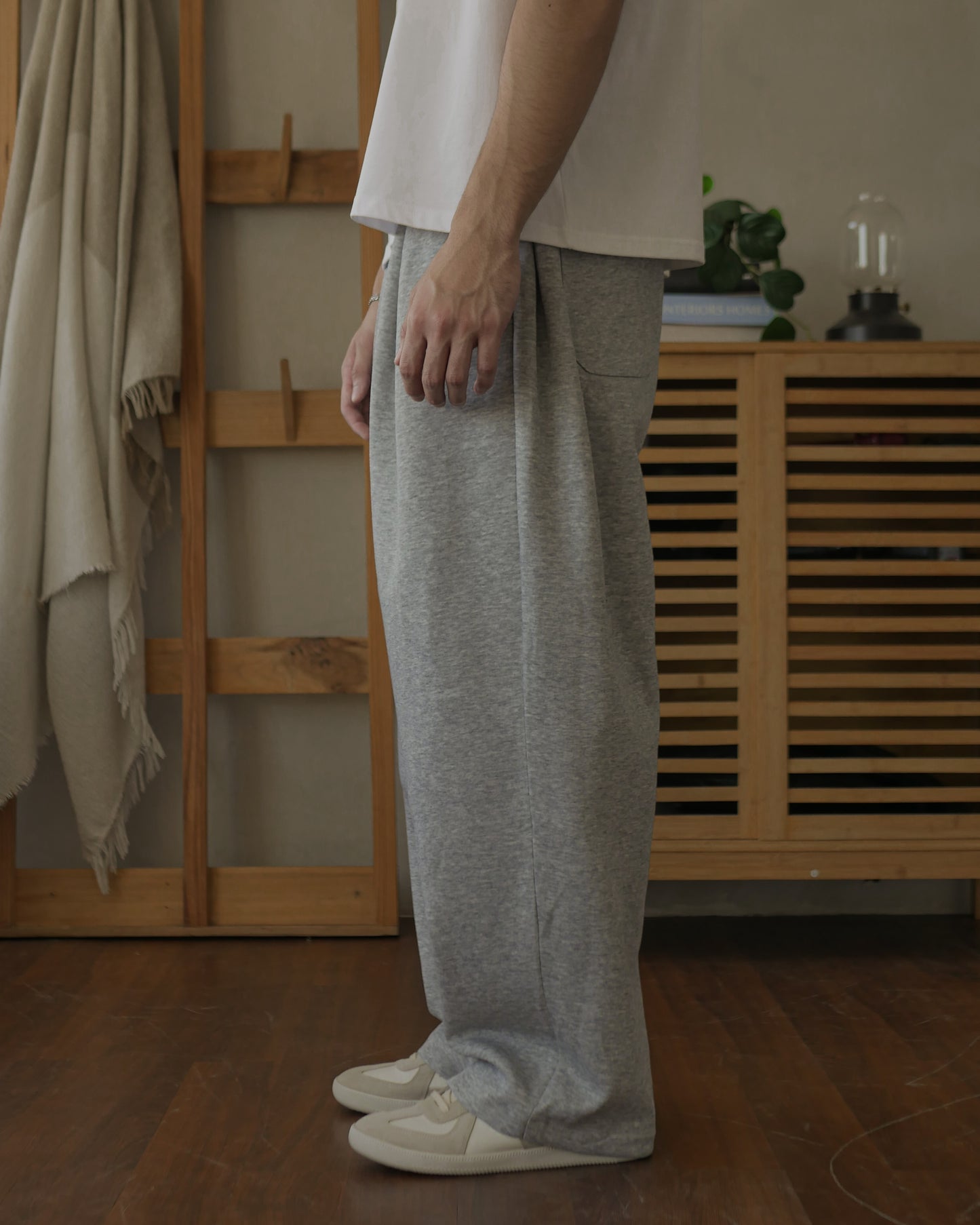 EZRA THREE-TUCK SWEATPANTS IN GRAY MARL