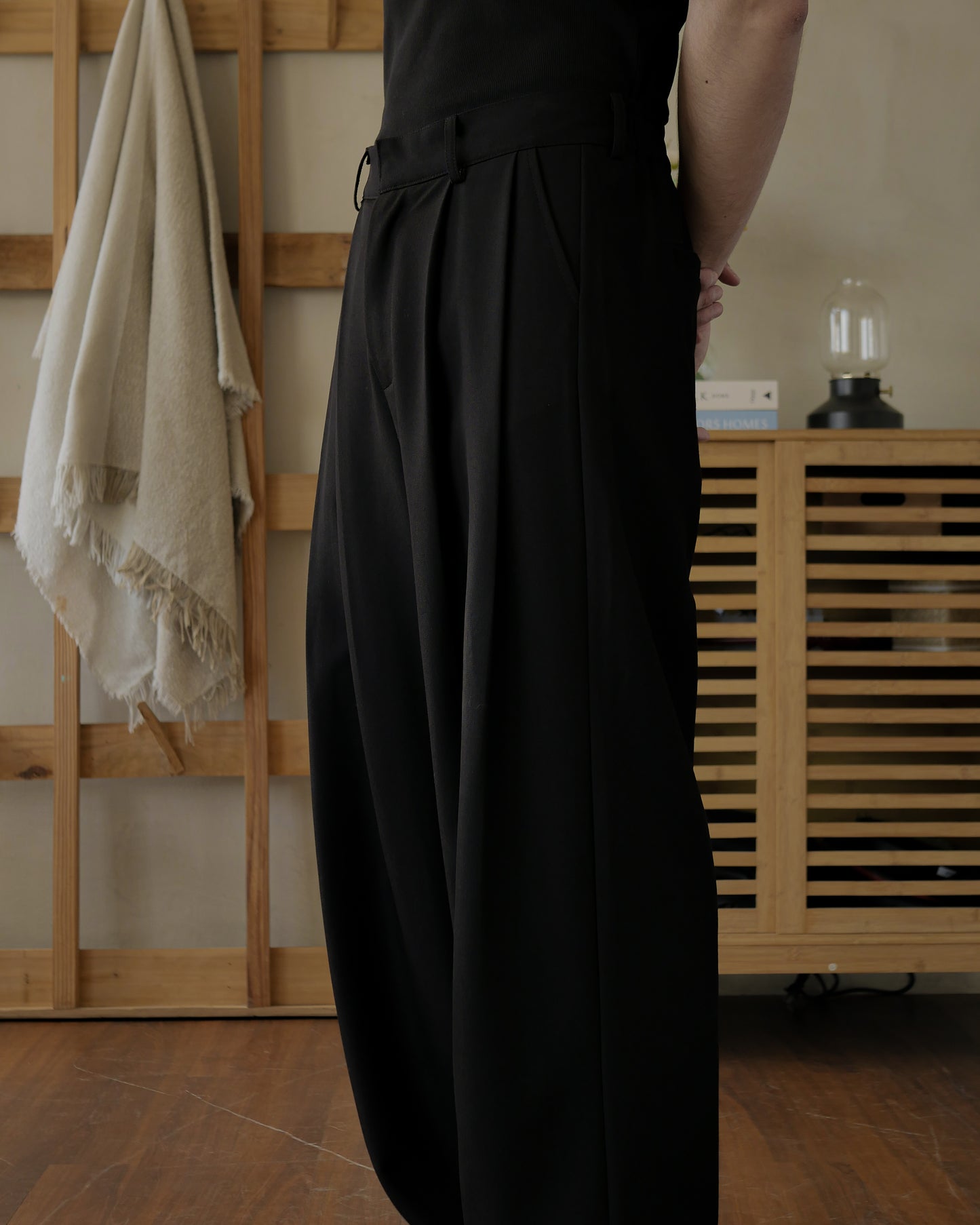 LUCA DOUBLE PLEATED TROUSERS - BLACK