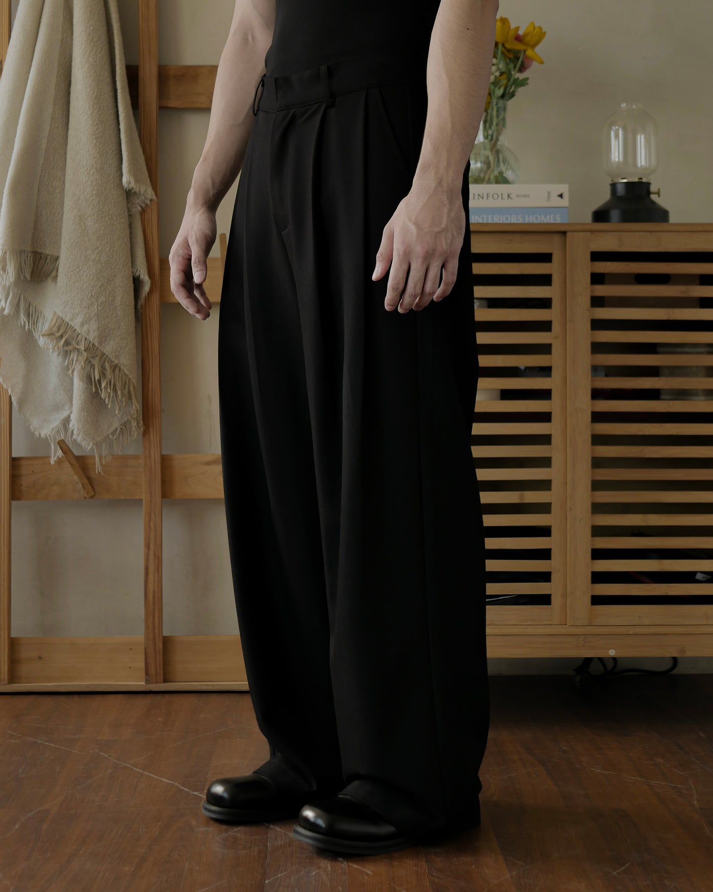 LUCA DOUBLE PLEATED TROUSERS - BLACK