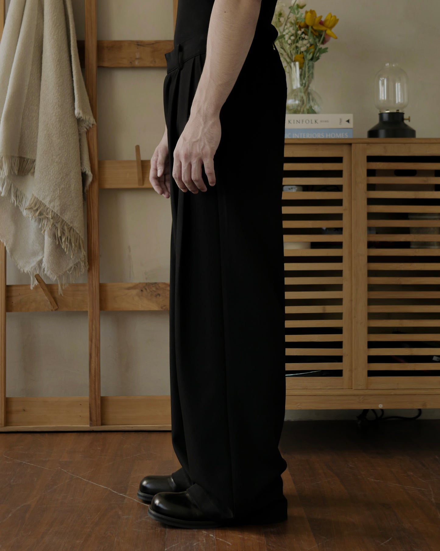 LUCA DOUBLE PLEATED TROUSERS - BLACK