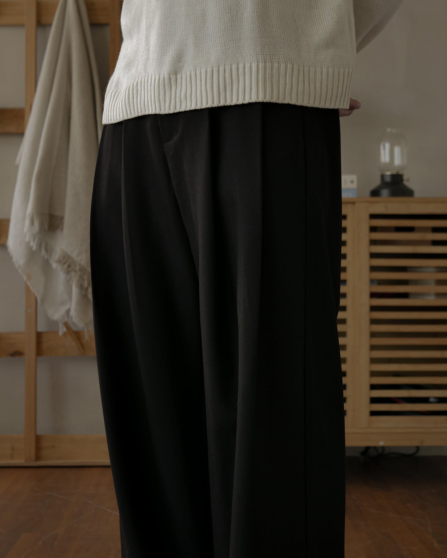 LUCA DOUBLE PLEATED TROUSERS - BLACK