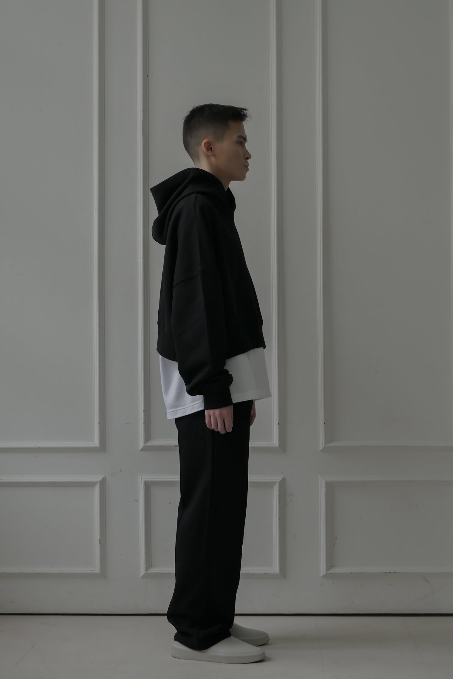 DAILY CROPPED HOODIE - BLACK