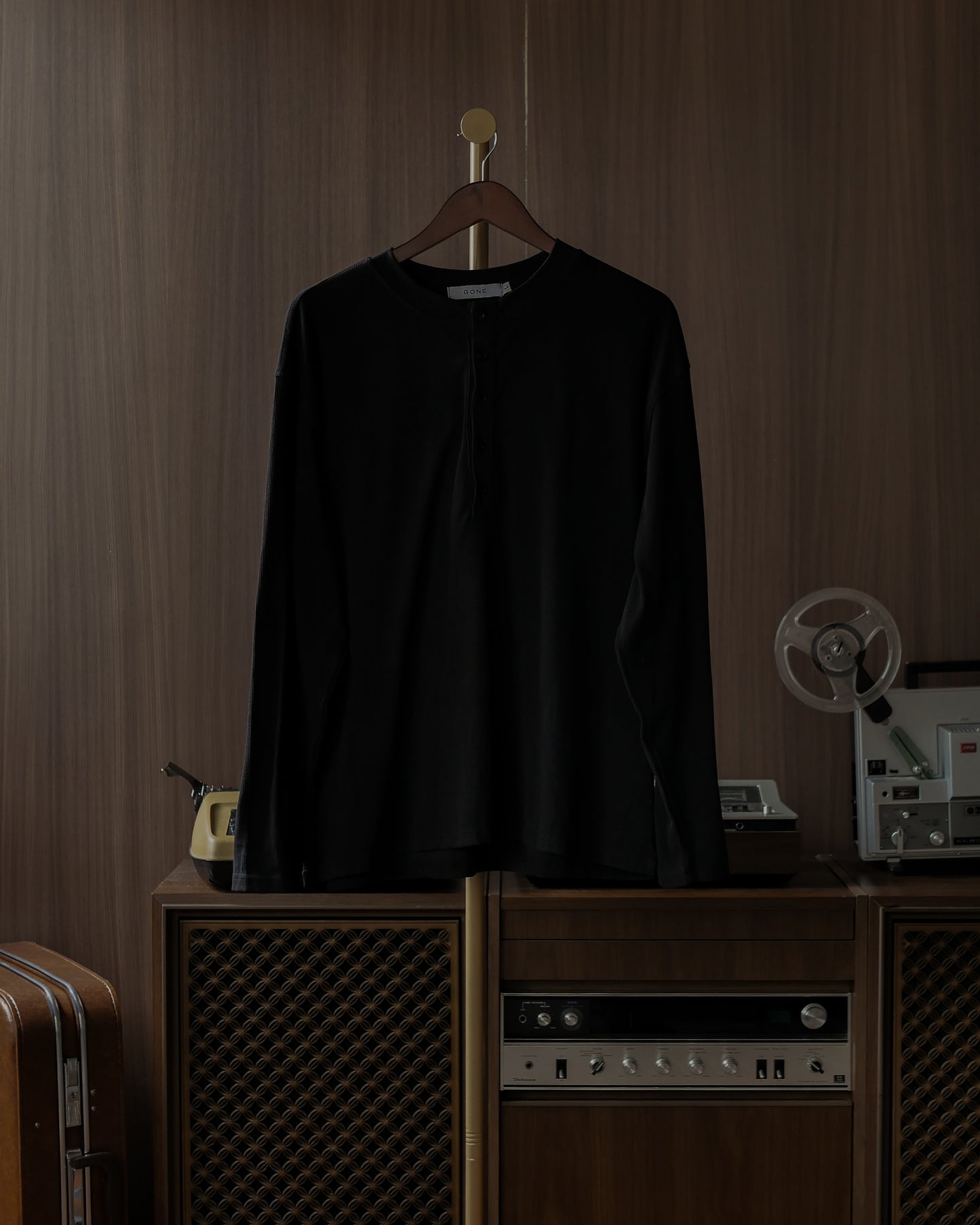 RALPH RIBBED LONG SLEEVES HENLEY - BLACK
