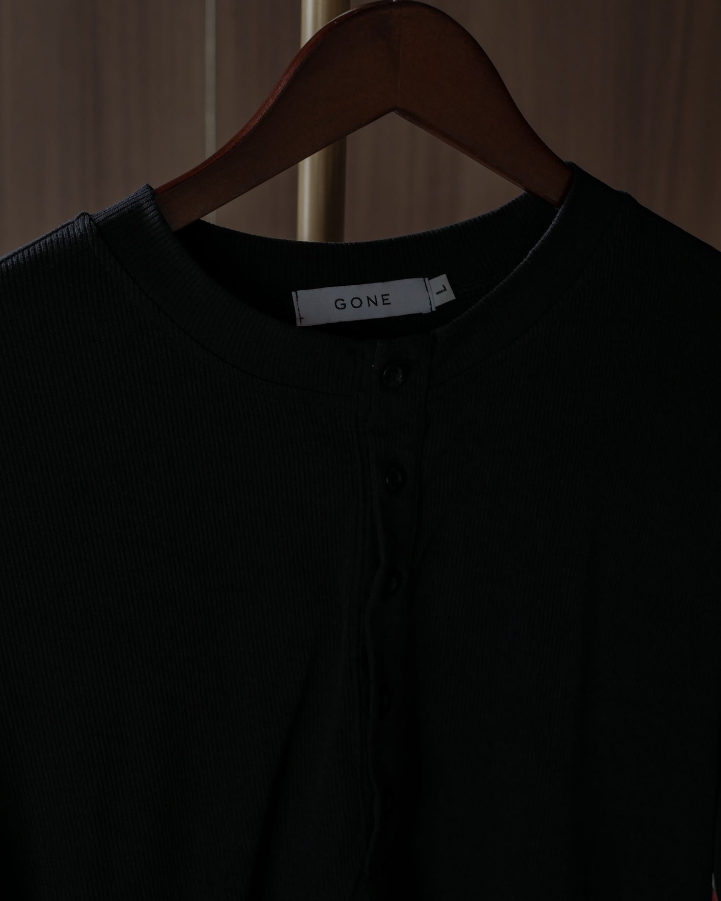 RALPH RIBBED LONG SLEEVES HENLEY - BLACK
